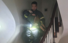 Cứu 2 người lớn và 5 trẻ em trong vụ cháy nhà ống lúc nửa đêm