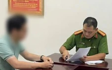 Đã xác định nam thanh niên 'thoát y' đuổi theo cô gái trong đêm trên phố Hà Nội