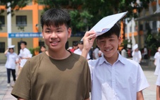 Đề thi toán lớp 10 Hà Nội 'vừa sức', thí sinh tươi rói ra về