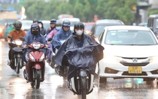Gió tây nam đẩy mây dông về TP.HCM, dự báo mưa to