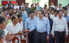 Chủ tịch Quốc hội tiếp xúc cử tri Cần Thơ ngày đầu vận hành chính quyền 2 cấp