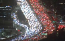 Có thực Los Angeles không còn kẹt xe do trục xuất hết người nhập cư trái phép?