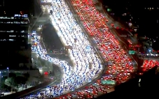 Có thực Los Angeles không còn kẹt xe do trục xuất hết người nhập cư trái phép?