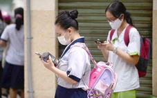 Tôi cấm học sinh dùng điện thoại trong giờ học, thực hiện rất khó khăn
