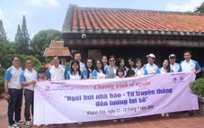 Nhà báo viết về giáo dục thăm Trường Dục Thanh