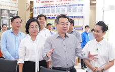 Ông Nguyễn Thanh Nghị khảo sát Trung tâm phục vụ hành chính công phường Phú Thọ, Bình Thới