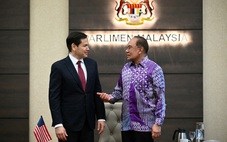 Thủ tướng Malaysia nói đùa muốn giữ hộ chiếu
 của Ngoại trưởng Mỹ để ông ở lại lâu hơn