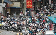 Hà Nội cần làm gì để cấm xe máy chạy xăng, giải quyết vấn đề môi trường?