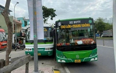 Tạm dừng công việc tài xế xe buýt ép nhau gây tai nạn ở TP.HCM