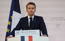 Ông Macron kêu gọi tăng chi tiêu quốc phòng: 'Nếu muốn người khác kinh sợ, bạn phải mạnh'