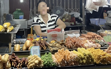 Thấy khách Lào bị thu 760.000 đồng cho mấy que xiên nướng ở Đà Nẵng, hướng dẫn viên cãi kịch liệt