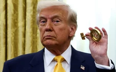 Chính quyền ông Trump âm thầm dỡ bỏ lệnh trừng phạt Nga thời ông Biden?
