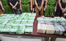 Bắt 3 người dùng ô tô chở 60 bánh heroin, 37kg ma túy đá