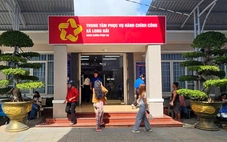 ‘1 kèm 1’ ở trung tâm hành chính công xã Long Hải, TP.HCM