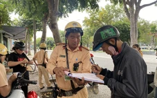 Nhiều trường hợp chạy xe ngược chiều trên đường Tết Mậu Thân và Yersin bị xử phạt