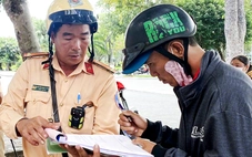 Nhiều trường hợp chạy xe ngược chiều trên đường Tết Mậu Thân và Yersin bị xử phạt
