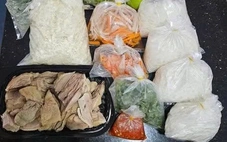 Đình chỉ bán 3 ngày với chủ sạp '4 tô bún măng vịt 1 triệu đồng' ở chợ Bến Thành, xử nhẹ quá?