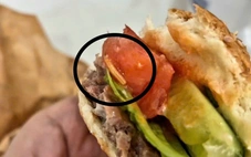 Xác minh thông tin bánh mì của một thương hiệu lớn ở Đà Nẵng có dòi bò lúc nhúc