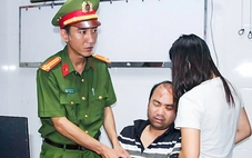 Tạm giữ tài xế vụ ô tô tông hai xe máy rồi rơi xuống sông, 3 người chết