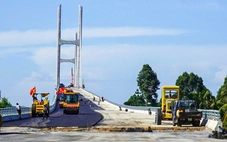 Đề nghị hạn chế xe gắn máy và xe máy chuyên dùng qua cầu Rạch Miễu 2