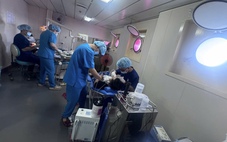 Vượt điều kiện khắc nghiệt, y bác sĩ TP.HCM khám sức khỏe miễn phí cho quân dân Trường Sa
