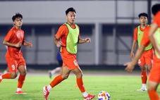 U23 Việt Nam vừa tập vừa quan sát đối thủ