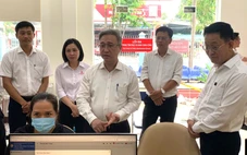 Phó bí thư Thành ủy TP.HCM Đặng Minh Thông khảo sát hoạt động tại phường Bình Trưng
