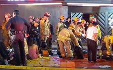 Xe lao vào đám đông ở Hollywood, nhiều người nguy kịch