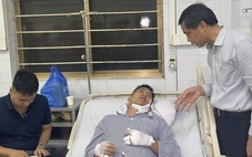Chiến sĩ phòng cháy lặn khỏi khoang tàu Vịnh Xanh bị lật, được tàu đánh cá cứu ra sao?