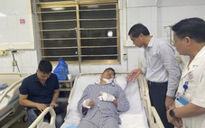 Chiến sĩ phòng cháy lặn khỏi khoang tàu Vịnh Xanh bị lật, được tàu đánh cá cứu ra sao?