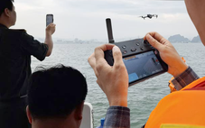 Cập nhật vụ lật tàu trên vịnh Hạ Long: 38 người tử vong, quân đội dùng flycam tìm người mất tích