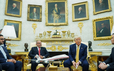 Phòng Bầu Dục thời ông Trump được dát vàng lộng lẫy