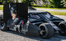 Neymar chi 47 tỉ mua siêu xe giống Batman... nhưng không thể sử dụng