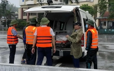 Tìm thấy một thi thể bé trai nghi là nạn nhân vụ tàu Vịnh Xanh 58 bị lật