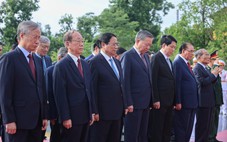 Lãnh đạo Đảng, Nhà nước tưởng niệm các anh hùng liệt sĩ, vào Lăng viếng Bác