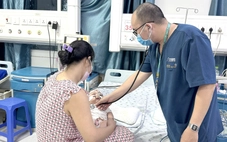 Tăng phụ cấp cho y bác sĩ: Cần làm nhanh