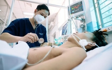 Ca sốt xuất huyết nặng tăng nhanh, nhiều bệnh nhân còn trẻ
