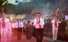 Bí thư Nguyễn Văn Nên cùng đoàn lãnh đạo TP.HCM dâng hương, thắp nến tri ân tại Côn Đảo