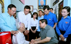 Thủ tướng Phạm Minh Chính tri ân các lãnh đạo tiền bối và người có công tại Quảng Trị và Huế