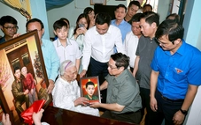 Thủ tướng Phạm Minh Chính tri ân các lãnh đạo tiền bối và người có công tại Quảng Trị và Huế