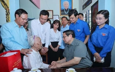 Thủ tướng Phạm Minh Chính tri ân các lãnh đạo tiền bối và người có công tại Quảng Trị và Huế