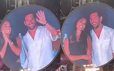 Messi và vợ 'kiss cam' tại concert Coldplay, ai cũng thích