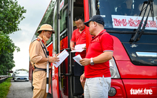 Bộ Công an đề xuất bỏ quy định không lái xe quá 48 giờ mỗi tuần, bổ sung trường hợp thu hồi bằng lái