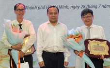 Trường Phổ thông Năng khiếu tri ân thầy Lê Bá Khánh Trình và thầy Nguyễn Thanh Hùng
