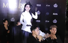 Choáng váng màn giả tử thi trong show giải trí Miss Ren Hương Nam