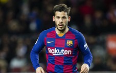 Cựu cầu thủ Barca khâu 6 mũi vì chó tấn công vào bộ phận sinh dục