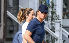 Tom Cruise công khai hẹn hò cùng bạn diễn Ana de Armas