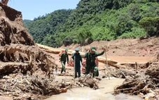 Gian nan đường vào xã Nhôn Mai, nơi vẫn bị cô lập hoàn toàn sau lũ một tuần