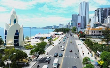 'Cô giáo vùng cao' lại đăng clip trách Nha Trang sao không để biển có in chữ 'Cấm đỗ xe'