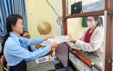 Phường Bình Hưng Hòa: Hơn 1.100 lượt người dân đến làm thủ tục trong 3 ngày sau sáp nhập